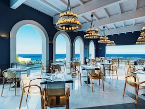 4 restaurants, breakfast, lunch served; local and international cuisine