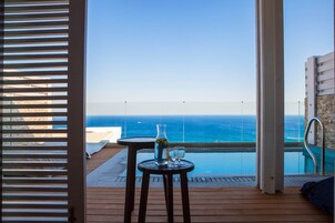 Belvedere Private Suite Sea View with Private Pool | Tengerpartra/óceánra néző