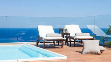 Skyline Sea View Room Private Pool | 1 bedroom, in-room safe, desk, blackout drapes