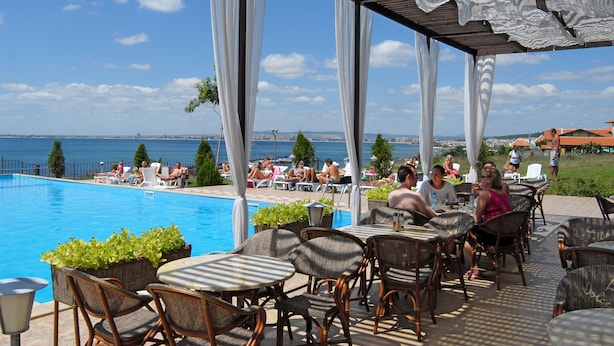 Outdoor dining - Dolce Vita Aparthotel (Sveti Vlas)