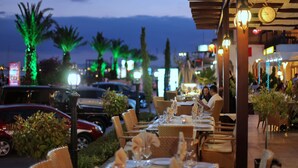 Outdoor banquet area - Dolce Vita Aparthotel (Sveti Vlas)