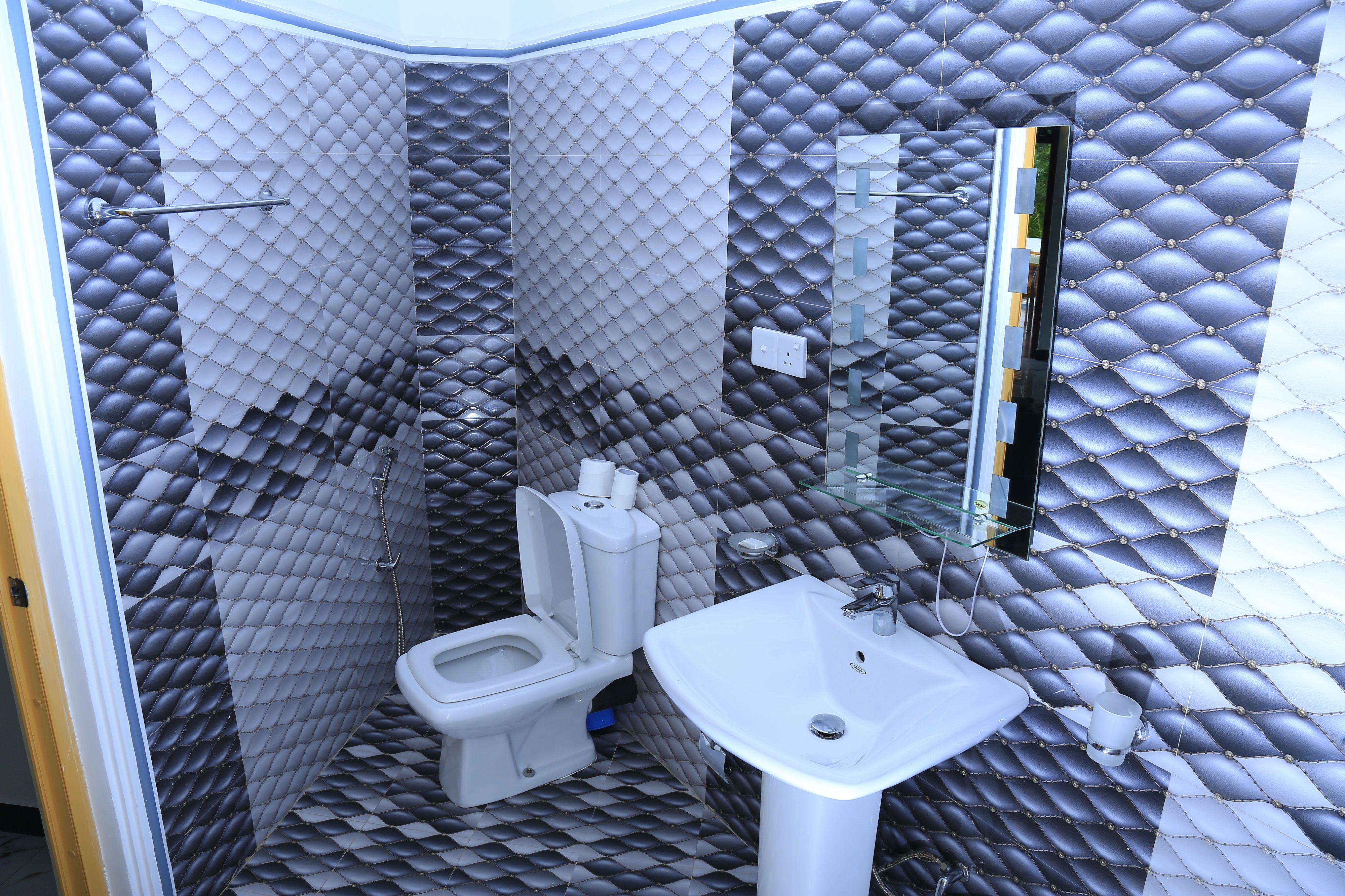 family suite, 1 bedroom, river view | bathroom | shower, free toiletries, hair dryer, towels