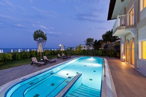 10 outdoor pools, pool umbrellas, sun loungers - Güral Premier Tekirova - All Inclusive (Kemer)