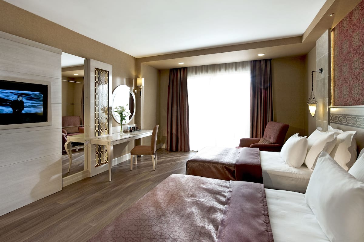 Ropa de cama de alta calidad y artículos del minibar gratis