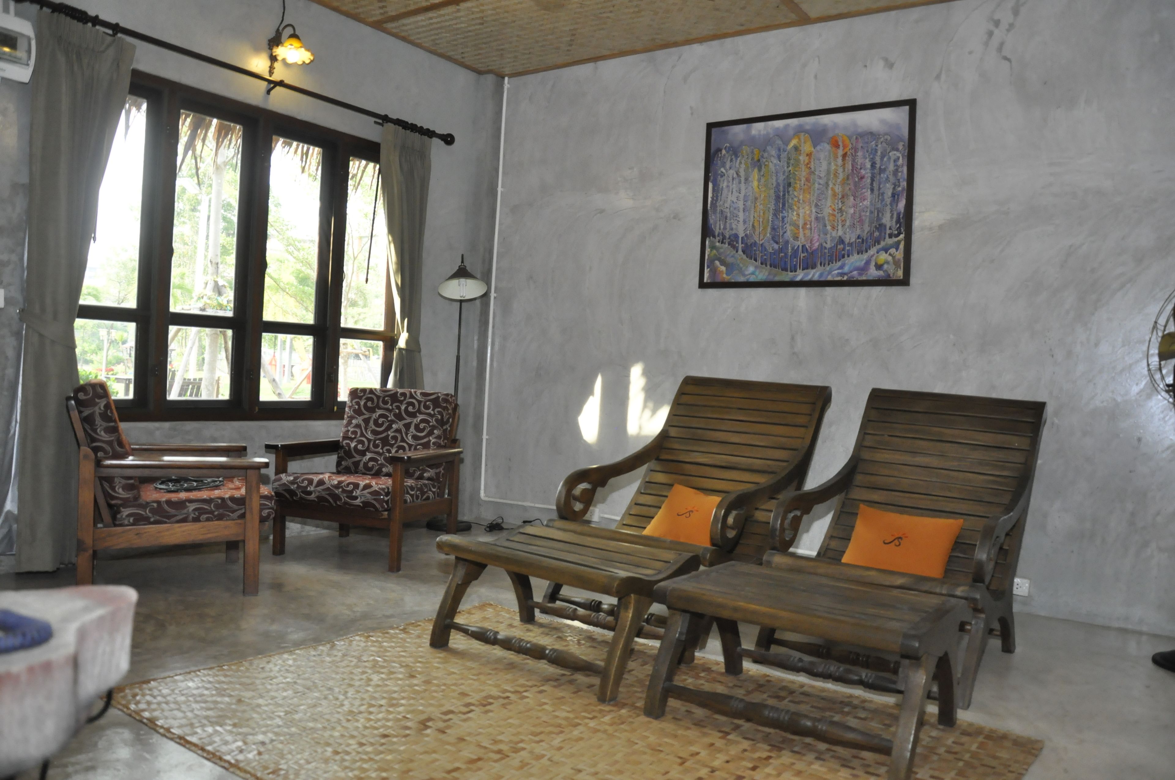 minibar, desk, iron/ironing board, free wifi