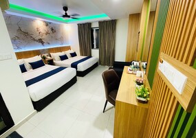 Family Oda, 2 Büyük (Queen) Boy Yatak | Minibar, odada kasa, masa, dizüstü bilgisayar çalışma alanı 