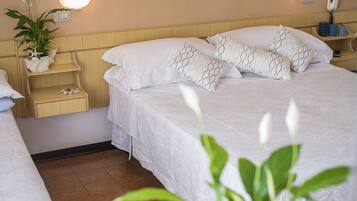 In-room safe, desk, free WiFi