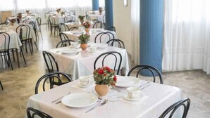 Free daily buffet breakfast  - Hotel Harmony (Riccione)