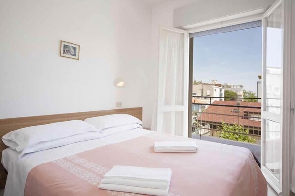 In-room safe, desk, free cribs/infant beds, bed sheets