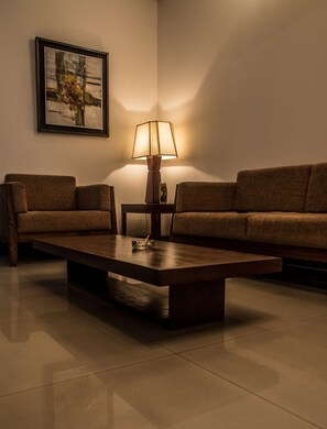 Emperor Suite | Lobby sitting area