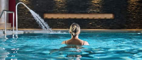 Indoor pool, pool loungers