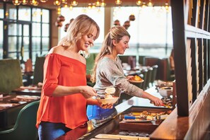 Se ofrece un desayuno inglés todos los días (por un coste adicional)