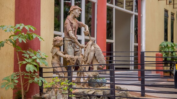 Porch - Grand Global Hotel (Kampala)