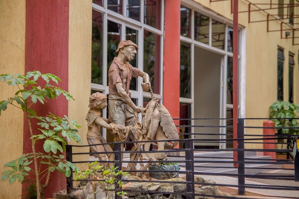 Porch - Grand Global Hotel (Kampala)