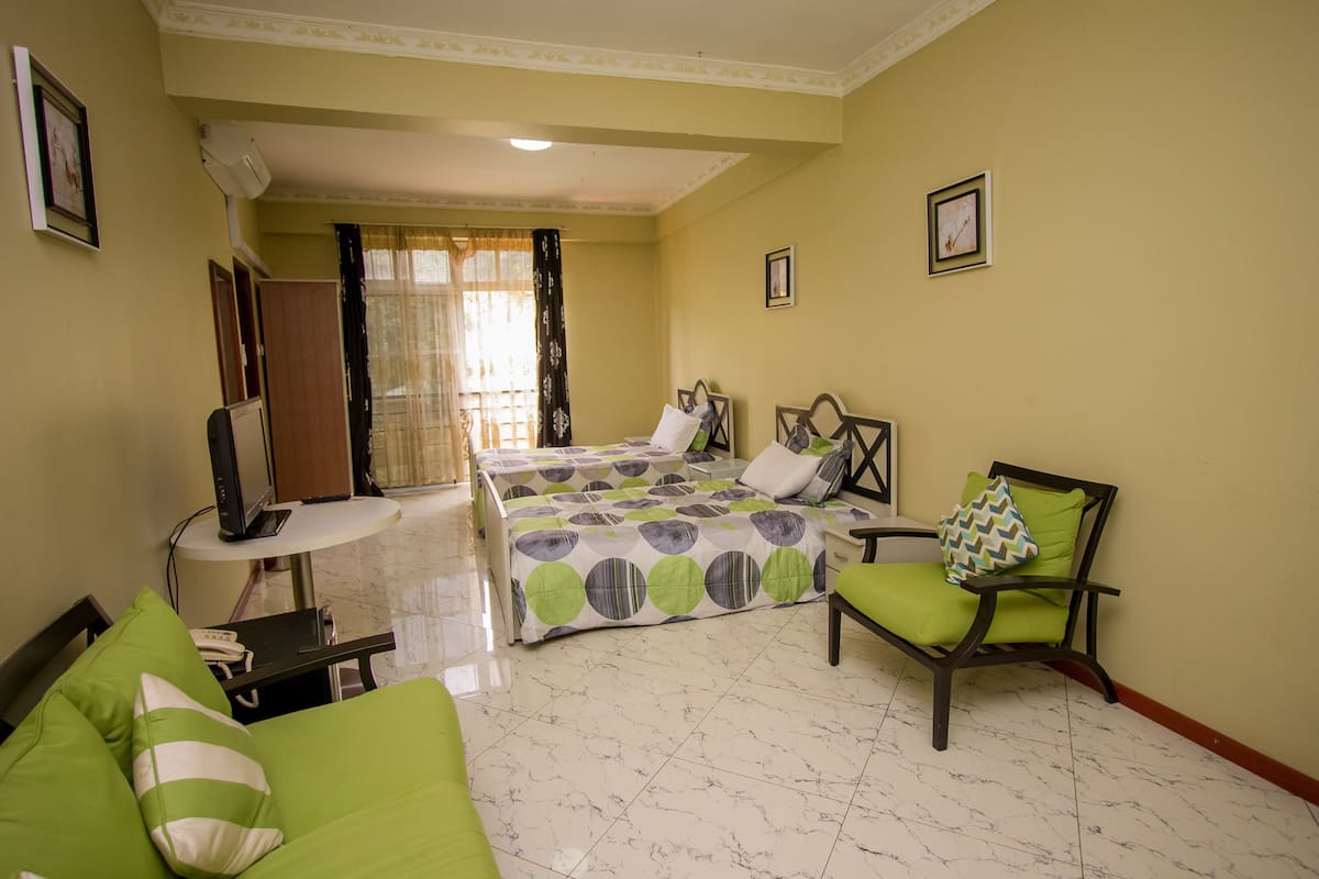 Executive Twin kamer | Een bureau, gratis wifi, beddengoed