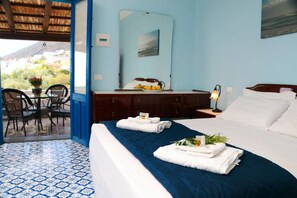 Camera Deluxe con vista mare | Egyptian cotton sheets, premium bedding, minibar, in-room safe