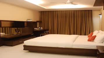Premium bedding, in-room safe, desk, soundproofing
