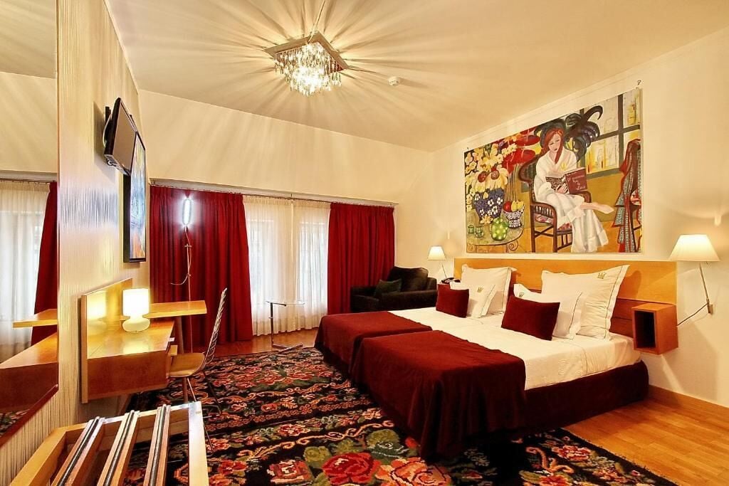 Caja de seguridad en la habitación y decoración personalizada 