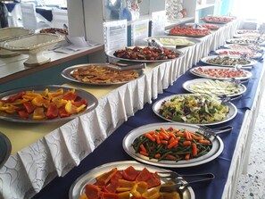 Breakfast, lunch and dinner served - Hotel Fiammetta (Rimini)