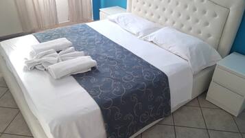 Cofres nos quartos, escrivaninha, berços (sobretaxa), Wi-Fi de cortesia