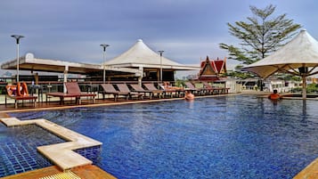 Outdoor pool, sun loungers