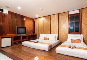 Standard Triple Room | In-room safe, free WiFi, bed sheets - Dang Derm Khaosan (Bangkok)