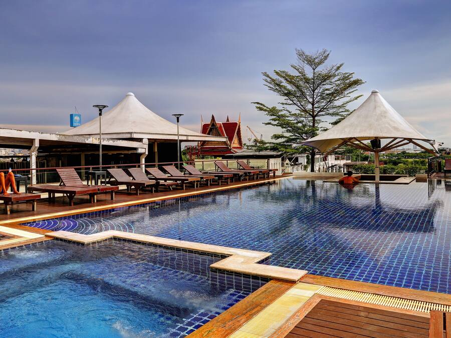 Outdoor pool, sun loungers