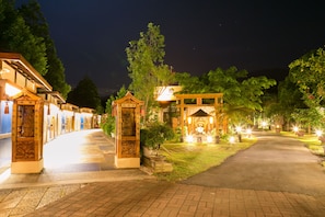 Front of property – evening/night - Grand Orchid Villa Resort (Kaohsiung)