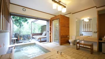 The Riverside Bath Double Room | Living area | LED TV