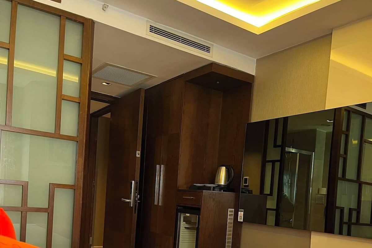 Economy Double or Twin Room | Premium bedding, minibar, in-room safe, desk