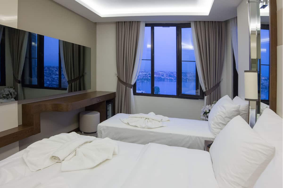 Premium bedding, minibar, in-room safe, desk