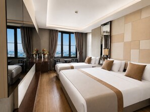 Deluxe Triple Room, Sea View | Premium bedding, minibar, in-room safe, desk - The Biancho Hotel Pera (Istanbul)