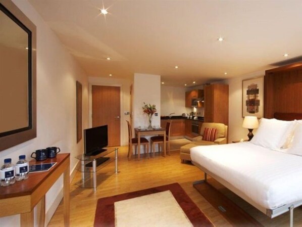 Silitysrauta/-lauta, vauvansängyt, ilmainen Wi-Fi, vuodevaatteet