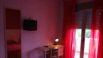 Zimmersafe, Schreibtisch, schallisolierte Zimmer, Babybetten