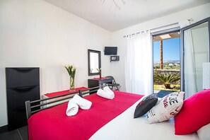 Caja de seguridad en la habitación y escritorio 