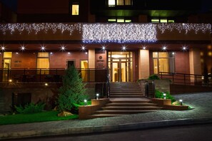 Front of property - Zagrava Hotel (Dnipro)