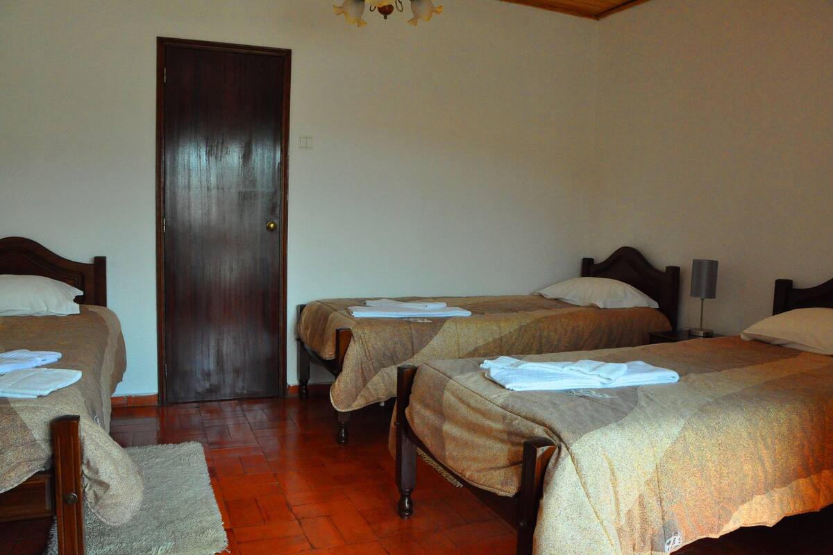 Quadruple Room | Desk, free WiFi