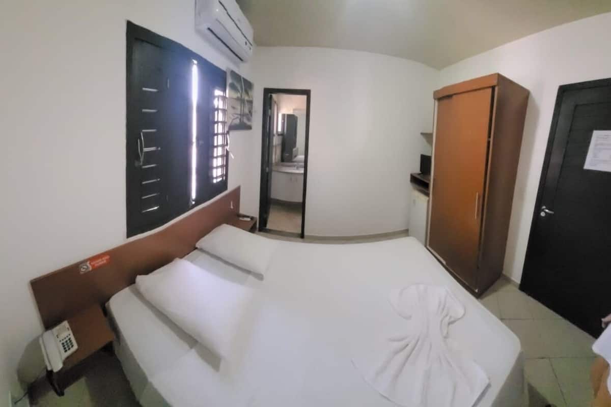 In-room safe, WiFi (free), bed sheets