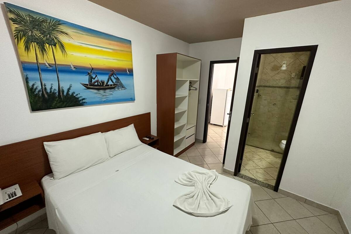 In-room safe, WiFi (free), bed sheets