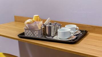 Daily continental breakfast (BRL 16 per person)