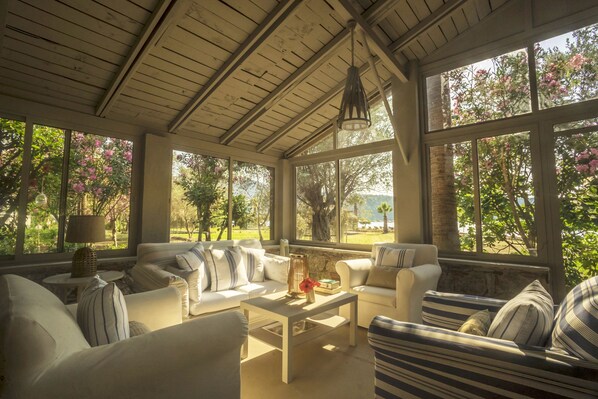 Sala de estar en el lobby