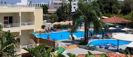 Superior Room, Pool View | Courtyard view