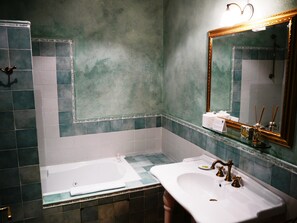 Double Room | Bathroom