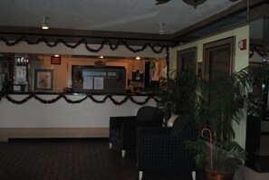 Lobby - Howard Johnson by Wyndham Oceanfront Daytona Beach (Daytona Beach)