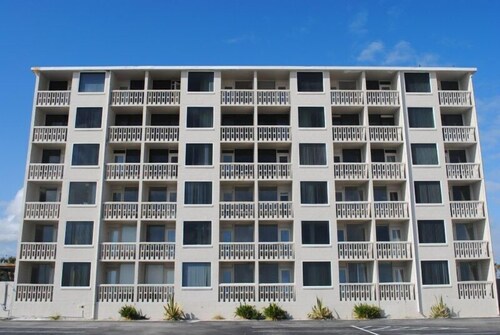Howard Johnson by Wyndham Oceanfront Daytona Beach