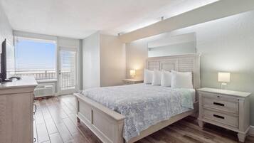 Deluxe Room, 1 Queen Bed with Sofa bed, Non Smoking, Oceanfront (Kitchenette) | Iron/ironing board, cots/infant beds, rollaway beds, free WiFi