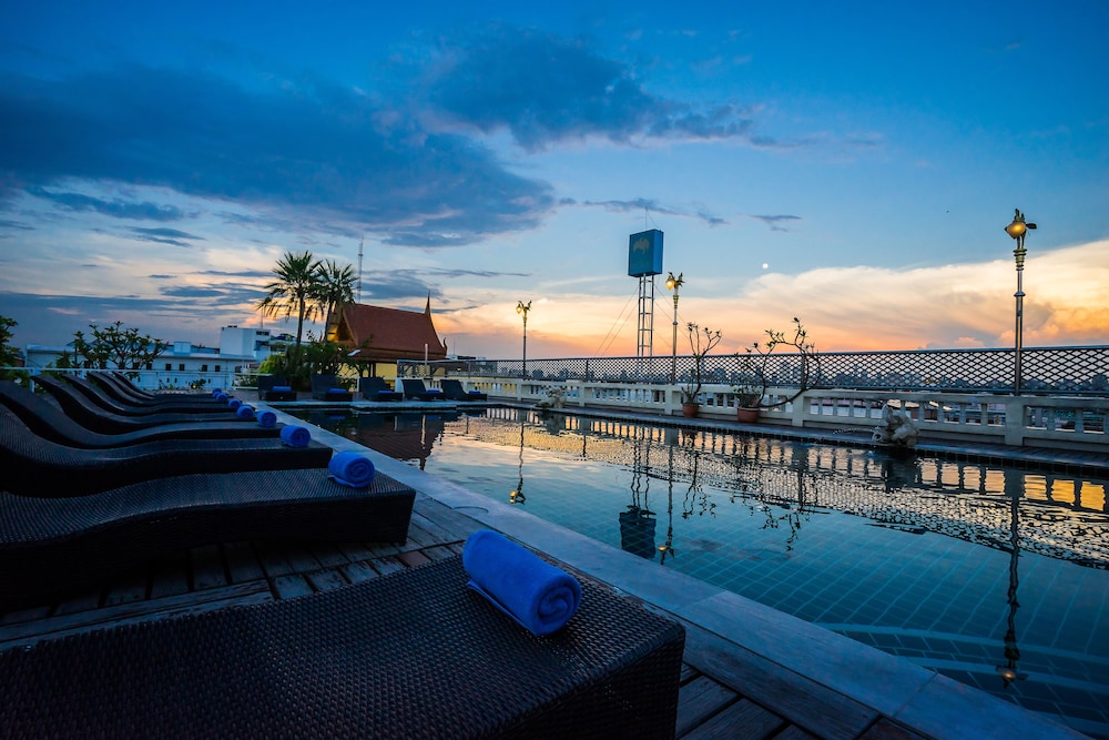 D&D Inn Khaosan
