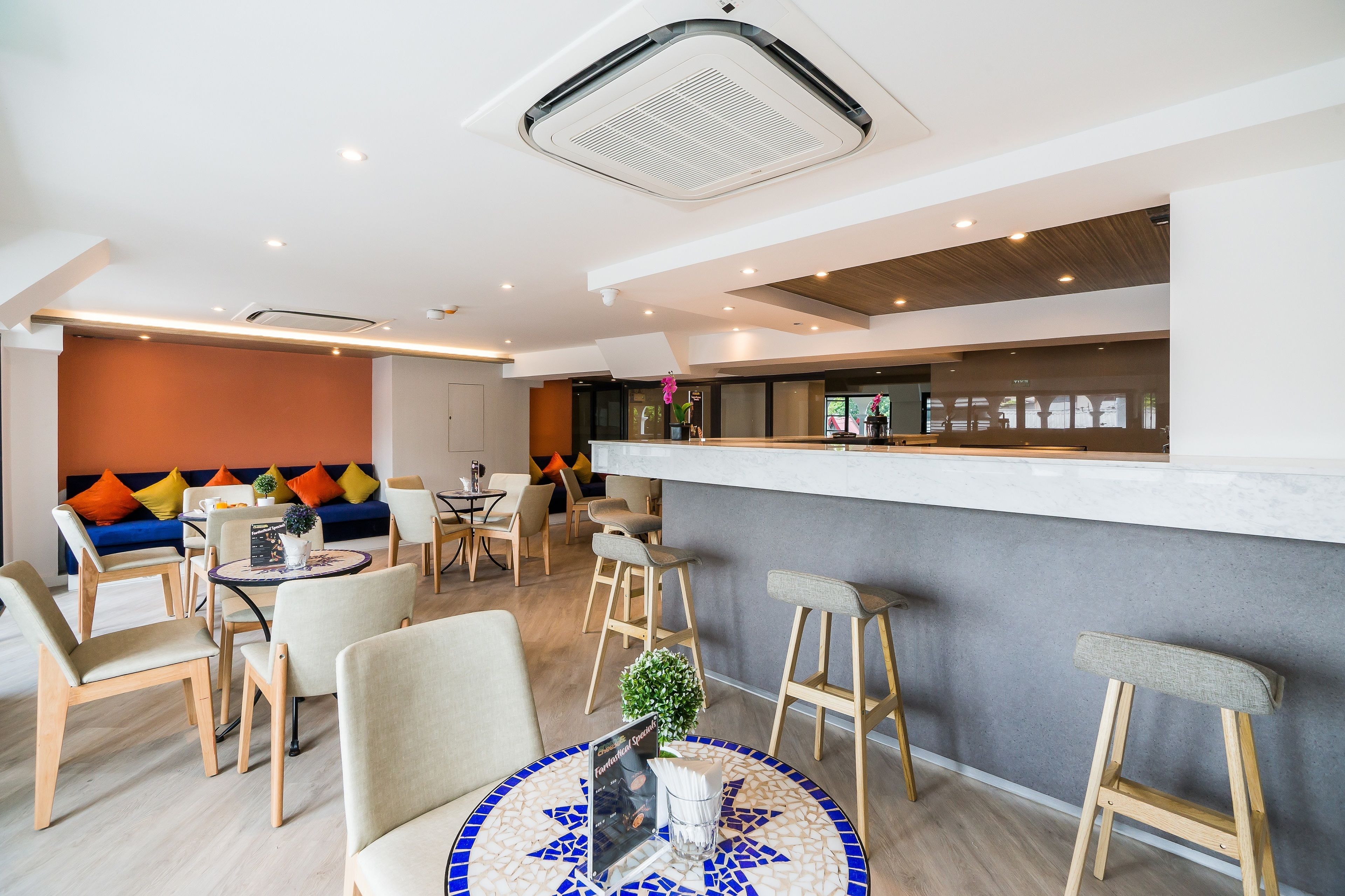 daily buffet breakfast (thb 430 per person)