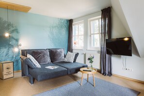 Classic Condo, 1 Bedroom, Non Smoking | Living room | 40-inch flat-screen TV with satellite channels, TV - Haus am Schilf (Wieck auf dem Darss)