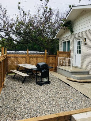 クラシック バンガロー 3 ベッドルーム キッチン | テラス / パティオ